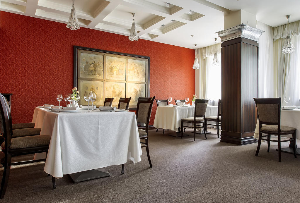 Chichikov Hotel Kharkov Ngoại thất bức ảnh