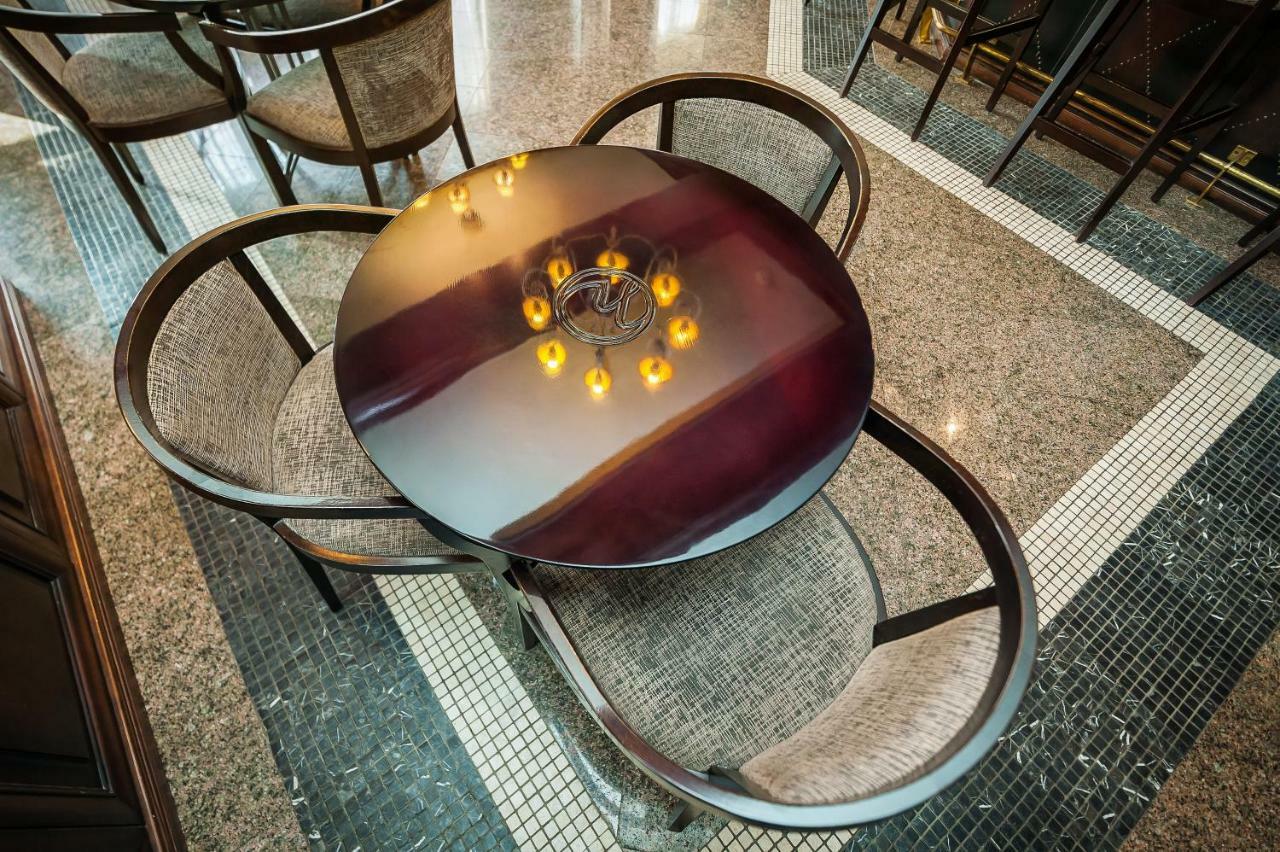 Chichikov Hotel Kharkov Ngoại thất bức ảnh